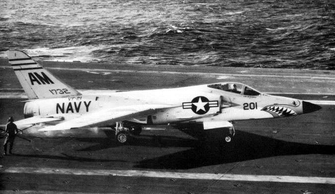 F11F-1 na lodi USS Ranger, 1957